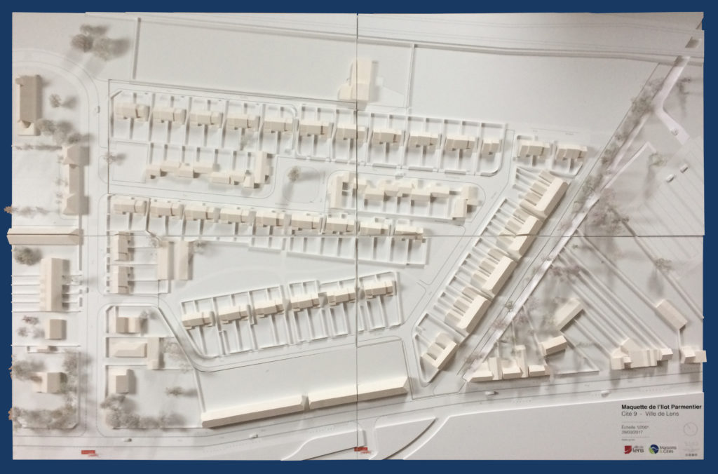 Maquette de consultation pour la ville de Lens sur l’îlot Parmentier de la cité ouvrière classée à l’UNESCO en face du Louvre Lens : vue d’ensemble.