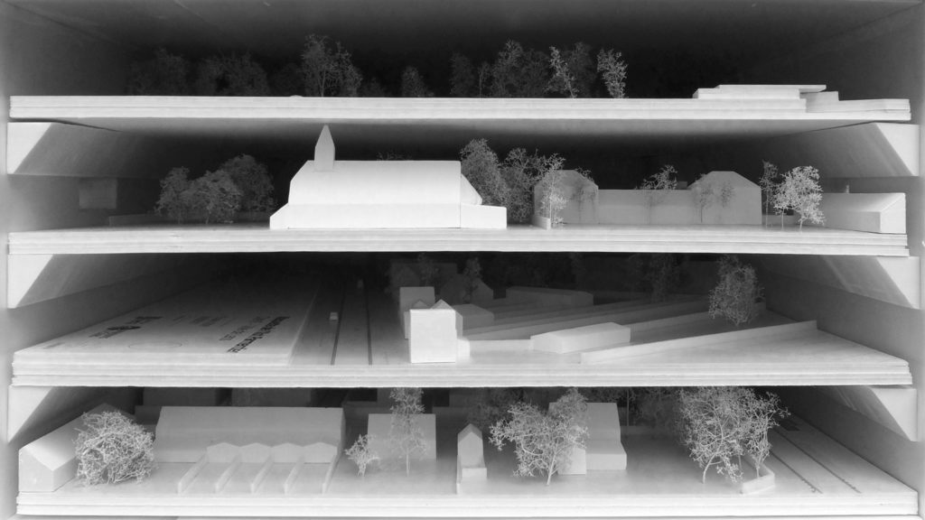 Maquette de consultation pour la ville de Lens sur l’îlot Parmentier de la cité ouvrière classée à l’UNESCO en face du Louvre Lens : le caisson en polystyrène extrudé se compose de 4 tiroirs.